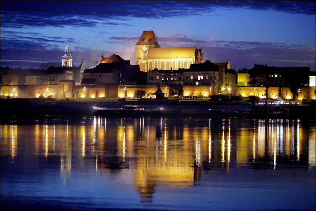 Teatr Baj Pomorski Stary Toruń Extérieur photo